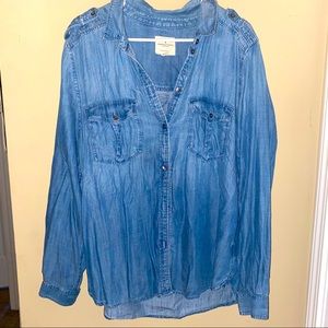 American Eagle Button-Up